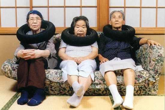 Tire-Tube-Communication-Mama-and-Neighbours-1996-by-Tatsumi-Orimoto-550x369